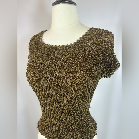 UNBRANDED TEXTURED SHORT SLEEVE - Picture 3 of 4